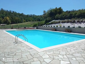 Outdoor pool - Dimore - Granaio nr 5 
Charming apartment with private garden in the countryside (Piemonte)