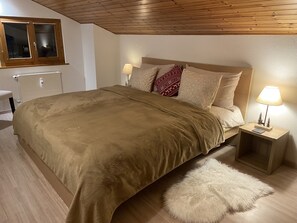 2 chambres, fer et planche à repasser, Wi-Fi, draps fournis