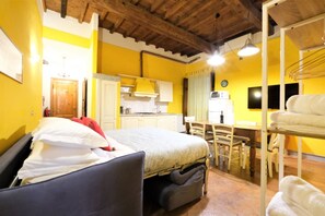 1 makuuhuone, silitysrauta/-lauta, Wi-Fi, vuodevaatteet