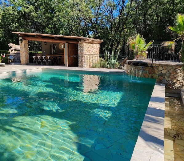 Piscina externa, piscina aquecida