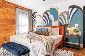 6 chambres, fer et planche à repasser, lit de bébé portatif