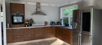 Great 8 Person House, Reykjavik, Free use of Car!