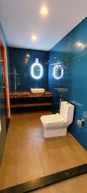 Executive cottage with Private Pool | Bathroom - Maryland Holiday Resort (Vythiri)