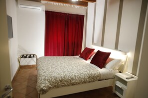1 bedroom, WiFi, bed sheets - Amira Suite Fiera (Verona)