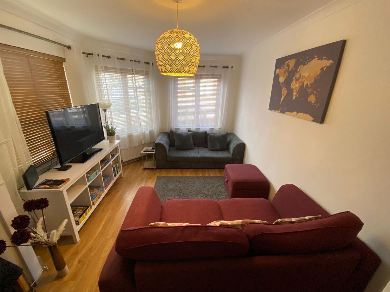Apartment | Ruang tamu | TV, pendiangan 