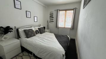 Apartment | 3 bilik tidur, seterika/papan seterika, Wi-fi percuma, cadar katil