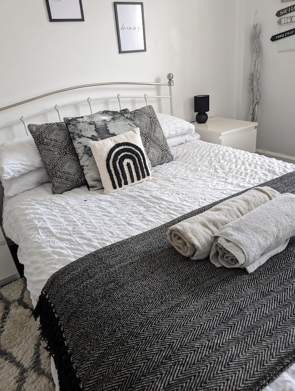 Apartamento | 3 dormitorios, tabla de planchar con plancha, wifi gratis y ropa de cama