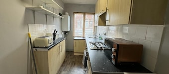 Cosy 3-bed Apartment in Hythe High Street