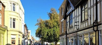 Cosy 3-bed Apartment in Hythe High Street