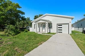 Exterior - New Constriction House in Tampa (Tampa)