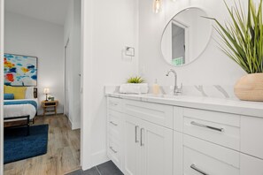 4 sovrum, skrivbord, resesäng och gratis wi-fi