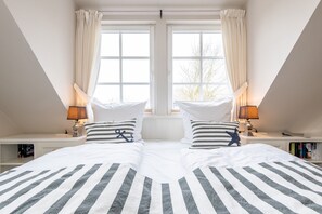 2 bedrooms, desk, iron/ironing board, free WiFi - Gemütlich. Ruhig. Garten (Sylt)