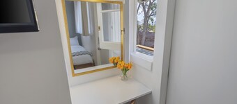 2 Bedroom Craftsman:KING Bed:Office:Views:Parking::Between Disney/Universal
