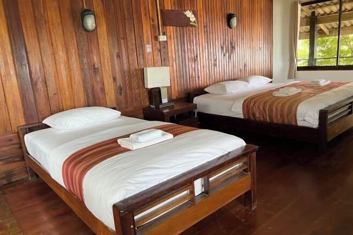 1 bedroom, premium bedding, pillow-top beds, desk