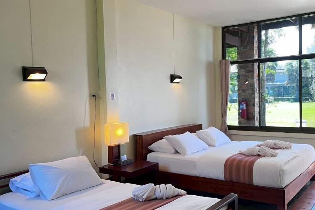 Premium bedding, pillowtop beds, desk, blackout drapes