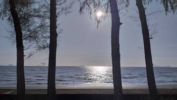Praia particular, areia preta