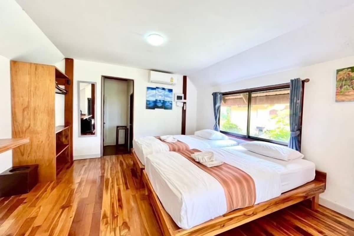 1 bedroom, premium bedding, pillow-top beds, desk