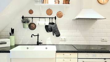 Kühlschrank, Ofen, Herdplatte, Geschirrspüler