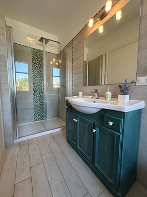 Villa, 3 camere da letto, patio, vista giardino | Bagno