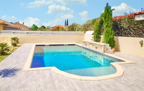 A heated pool - Nice home in Linxe with kitchen (Linxe)