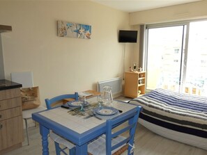 Travel crib, WiFi