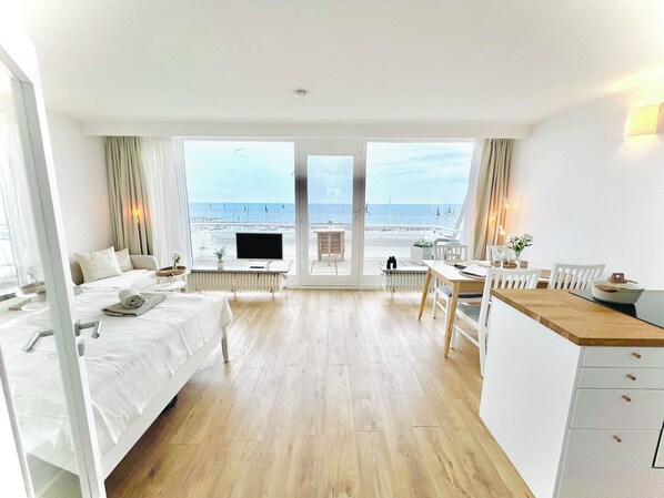 1 bedroom, iron/ironing board, free WiFi, bed sheets - Auszeit mit Panorama Wasserblick (Kiel)