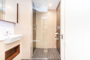 城市公寓 | 浴室 | 免费洗浴用品、吹风机、毛巾、肥皂