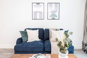 City Apartment | Living area