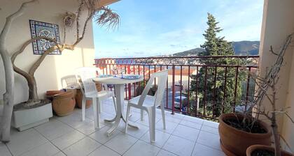 Charmant T2 avec terrasse, parking privé, à 300m de la plage