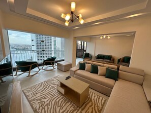 Living area - Luxury Flat Stunning Nile View (Giza)