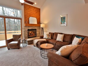 Smart TV, fireplace
