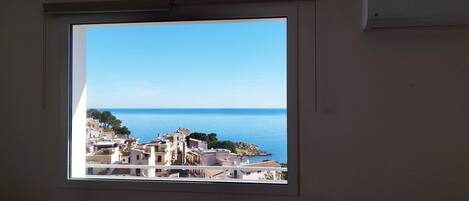 Apartment, 2 Bedrooms, Smoking, Balcony | Interior