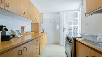 Kühlschrank, Mikrowelle, Ofen, Toaster