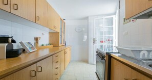 Kühlschrank, Mikrowelle, Ofen, Toaster