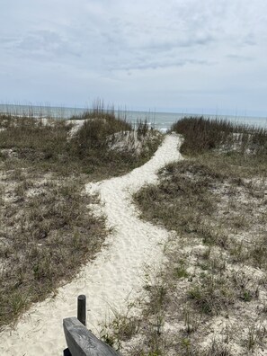 Liegestühle, Strandtücher