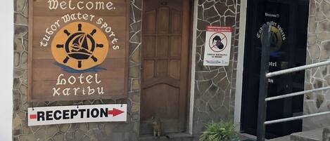 Mặt tiền nơi lưu trú