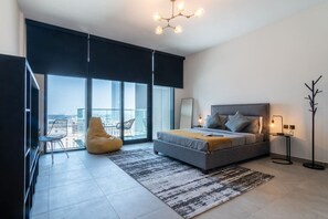 Skrivebord, strykejern/-brett, wi-fi og sengetøy