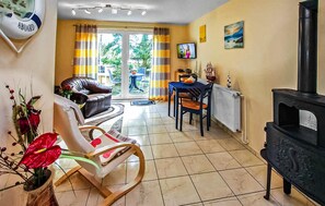 TV, fireplace, stereo - Ferienwohnung Waren (Müritz) (Waren (Müritz))