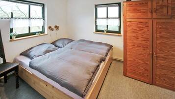 2 Schlafzimmer, Reisekinderbett, kostenloses WLAN