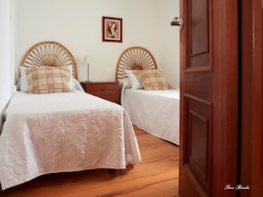 4 Schlafzimmer, Bügeleisen/Bügelbrett, kostenloses WLAN, Bettwäsche