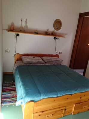 1 makuuhuone, silitysrauta/-lauta, ilmainen Wi-Fi, vuodevaatteet