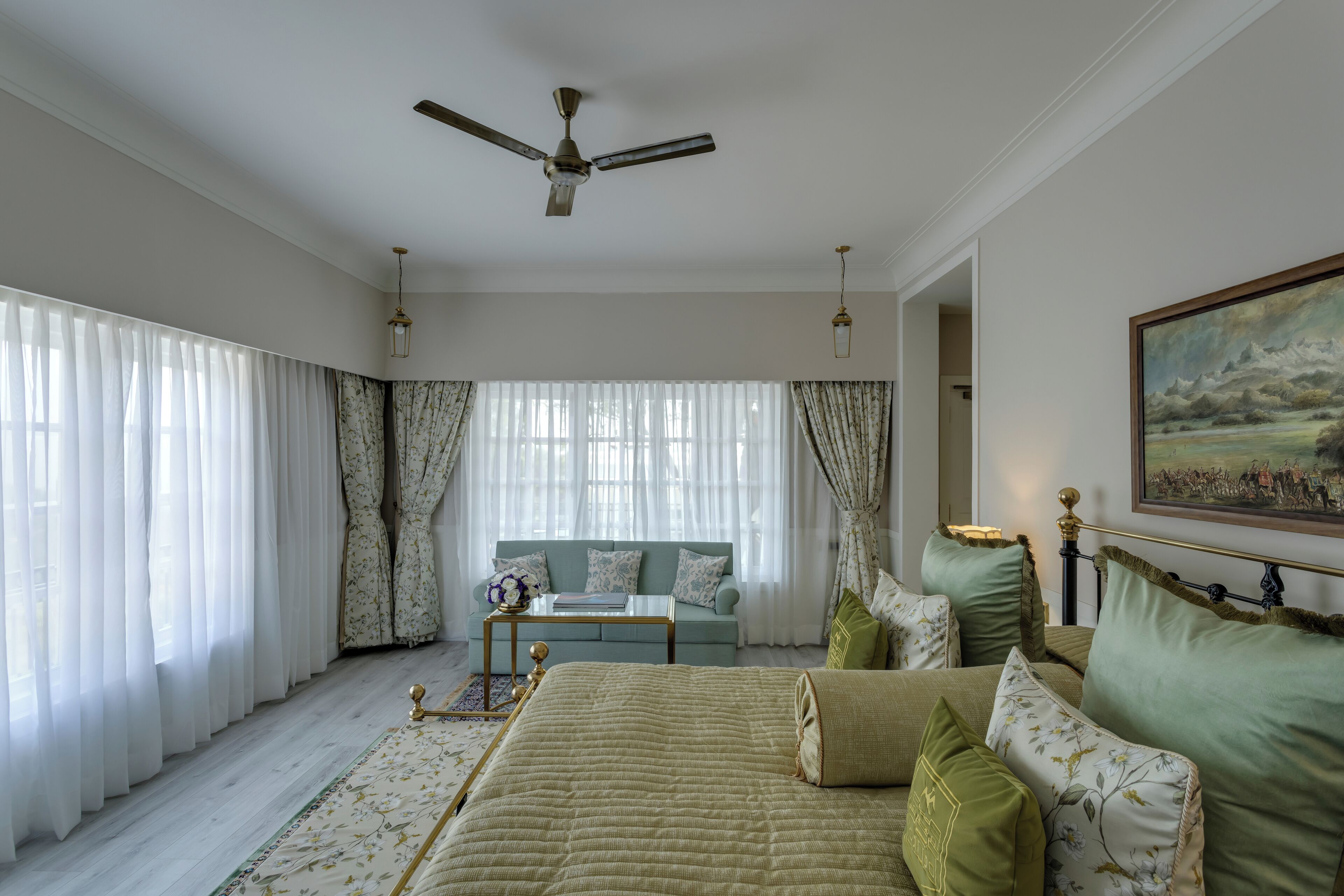 Suite (Campaign) | Artículos del minibar gratis y cortinas blackout 