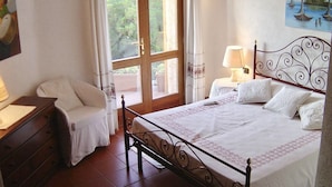 3 quartos, berços (sobretaxa), Wi-Fi de cortesia, roupa de cama