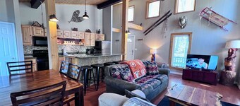 Charming home on Sugar Mountain with stream