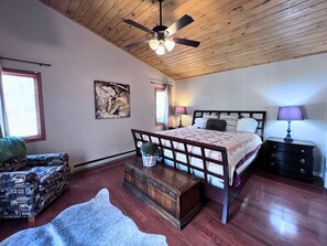 5 bedrooms, free WiFi, bed sheets - Charming home on Sugar Mountain with stream (Sugar Mountain)