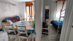 Living room - Completely Refurbished Flat Near the Beach (Rosolina)