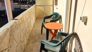 Apartemen, 1 kamar tidur, teras | Balkon