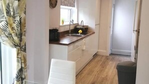 House | Private kitchen - Serenity Holiday Let in South Chard (Chard)