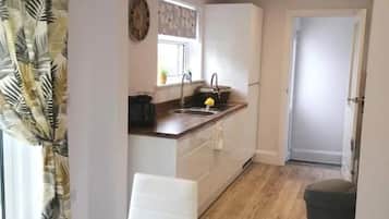 Rumah | Dapur pribadi | Lemari es, microwave, oven, dan kompor