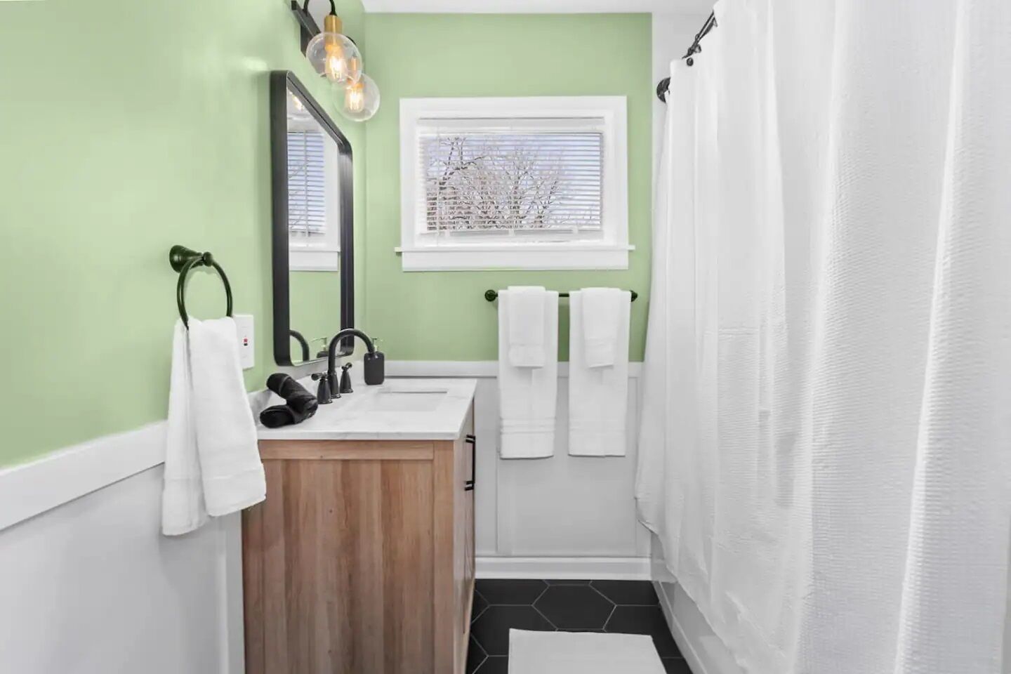3610 South Crysler Avenue, Cozy 4BR Home-Close to Stadiums 